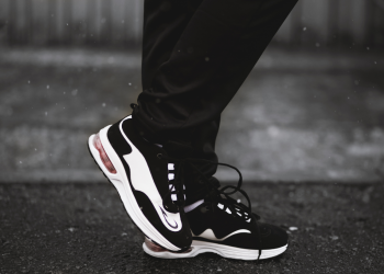 Casual Footwear: Άνεση και Στυλ για Κάθε Στιγμή της Ημέρας