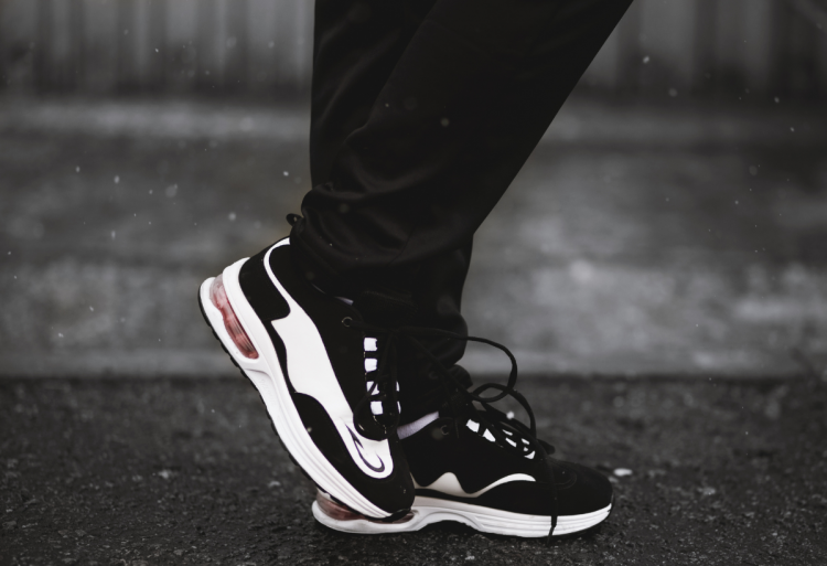 Casual Footwear: Άνεση και Στυλ για Κάθε Στιγμή της Ημέρας