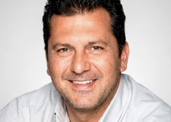 Θλίψη για το θάνατο του Απόστολου Χολεβα – Έφυγε σε  ηλικία 58 ετών