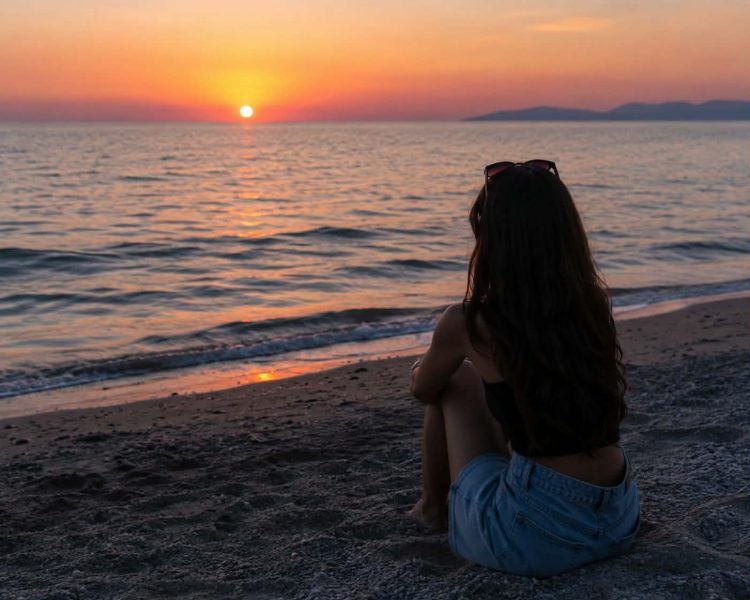 Σοκ στην παραλία της Νέας Αγχιάλου: 45χρονος κατηγορείται ότι θώπευσε ανήλικη