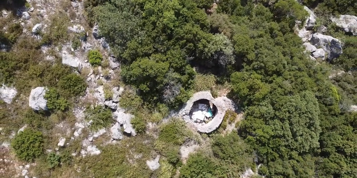 Δείτε πού άφησαν οι Αργοναύτες τον Ηρακλή – Η αποκάλυψη ενός τύμβου στις αρχαίες Αφέτες (ΒΙΝΤΕΟ)