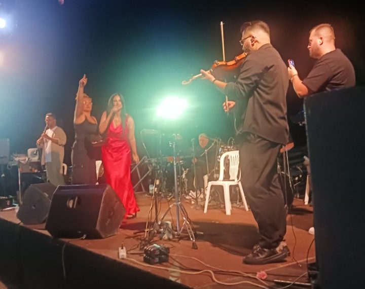 «Βούλιαξε» η Λυγαριά στο μεγάλο πανηγύρι του Α.Ο. Απόλλων – Χιλιάδες κόσμου διασκέδασαν μέχρι τα ξημερώματα