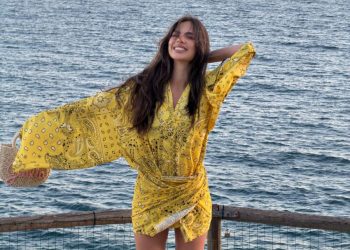 All day summer: Ποια είναι τα φορέματα που θα επιλέξεις από την παραλία μέχρι τα βραδινά cocktails