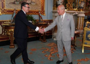Βρετανία: Παραιτήθηκε ο Κιρ Στάρμερ – Νέος πρωθυπουργός ο Άντι Μπέρναμ, ο έβδομος σε δέκα χρόνια