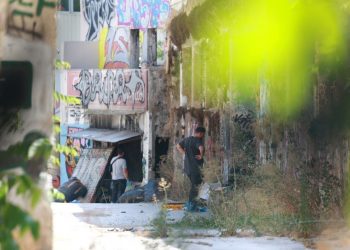 Κυψέλη: Το σημείο που βρέθηκε η βαλίτσα με τη σορό της γυναίκας – Τα σενάρια που εξετάζει η ΕΛΑΣ