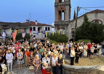 Τρίκαλα: Με λαμπρότητα ο Πανηγυρικός Αρχιερατικός Εσπερινός στο Παρεκκλήσιον του Αγίου Παντελεήμονος (ΦΩΤΟ)