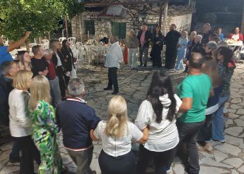 Τα «Κάγκελα» στον Αετό Τρικάλων – Ο χορός που σχηματίζει σταυρό και ενώνει ολόκληρο το χωριό