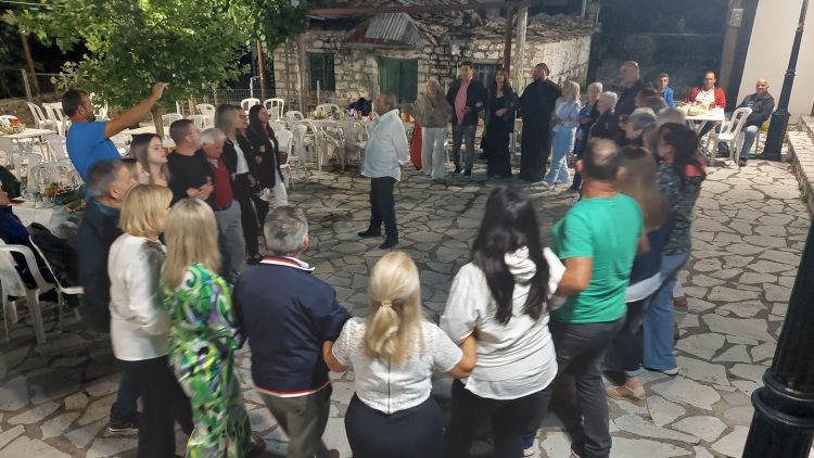 Τα «Κάγκελα» στον Αετό Τρικάλων – Ο χορός που σχηματίζει σταυρό και ενώνει ολόκληρο το χωριό