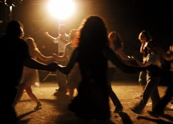 Η ορχήστρα “τάραξε” την κοινή ησυχία, οι περίοικοι …ξεσηκώθηκαν και ο καταστηματάρχης συνελήφθη