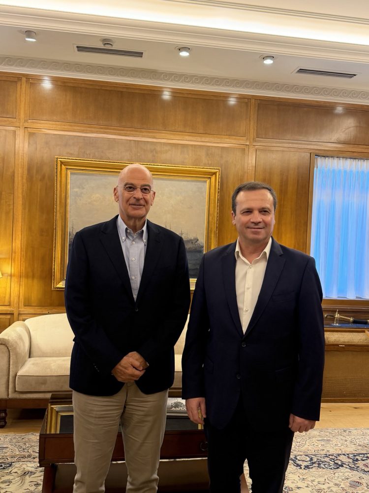 Συνάντηση του Θανάση Λιούτα με τον Υπουργό Εθνικής Άμυνας Νίκο Δένδια