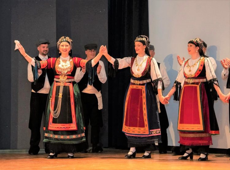 Στον Έβρο ο Χορευτικός όμιλος Τρικάλων για το 30ο Πανελλήνιο Φεστιβάλ Χορού στην Άνθεια