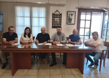 Υπογράφηκε από τον Δήμαρχο Λευτέρη Αβραμόπουλο η σύμβαση για την αναβάθμιση των σχολικών αυλών του 2ου και 3ου Δημοτικού Σχολείου Καλαμπάκας