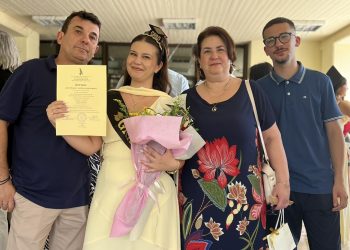 Πτυχιούχος Νηπιαγωγός η Λένια Τσιπράκου – Συγκίνηση και περηφάνια στην ορκωμοσία της
