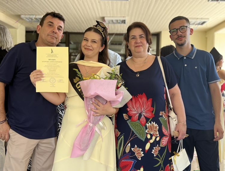 Πτυχιούχος Νηπιαγωγός η Λένια Τσιπράκου – Συγκίνηση και περηφάνια στην ορκωμοσία της