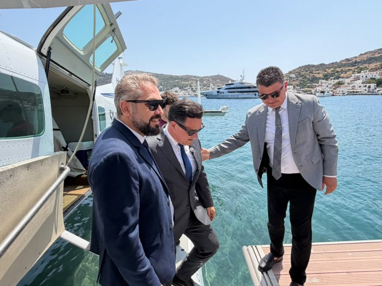 Ο Υπουργός Υγείας επιλέγει το υδροπλάνο: Από λιμάνι σε λιμάνι σε Σκόπελο, Σκύρο και Πάτμο! (ΦΩΤΟ)