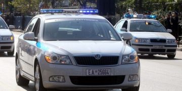 Οκτώ συλλήψεις για ρευματοκλοπή, ανυποταξία, οδήγηση υπό την επήρεια μέθης, ναρκωτικά και τραπεζάκια χωρίς άδεια στην παραλία