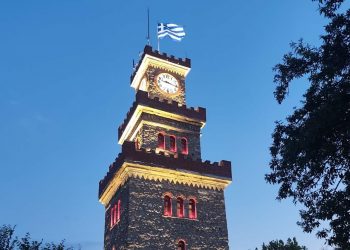 Το Ρολόι των Τρικάλων όπως δεν το έχουμε ξαναδεί – Εντυπωσιάζει ο νέος φωτισμός του! (video)