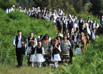 Σαν να γύρισε ο χρόνος πίσω – Εντυπωσιακές εικόνες από το Σαρακατσάνικο Καραβάνι στο Περτούλι