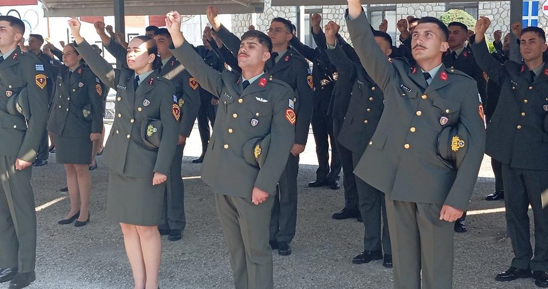 Στιγμές υπερηφάνειας στη ΣΜΥ Τρικάλων – Οι νέοι λοχίες έδωσαν τον όρκο τους- Παρών ο υφυπουργός Εθνικής Άμυνας Θανάσης Δαβάκης (ΦΩΤΟ – ΒΙΝΤΕΟ)
