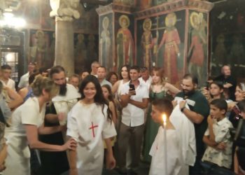 Μια ξεχωριστή διπλή βάπτιση γεμάτη αγάπη και συγκίνηση στην Καλαμπάκα – Μια ημέρα ευλογίας για δύο αδελφάκια