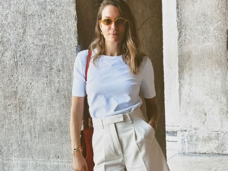 Οι βερμούδες στο γραφείο είναι το formal look με το οποίο θα επιβιώσεις στον καύσωνα